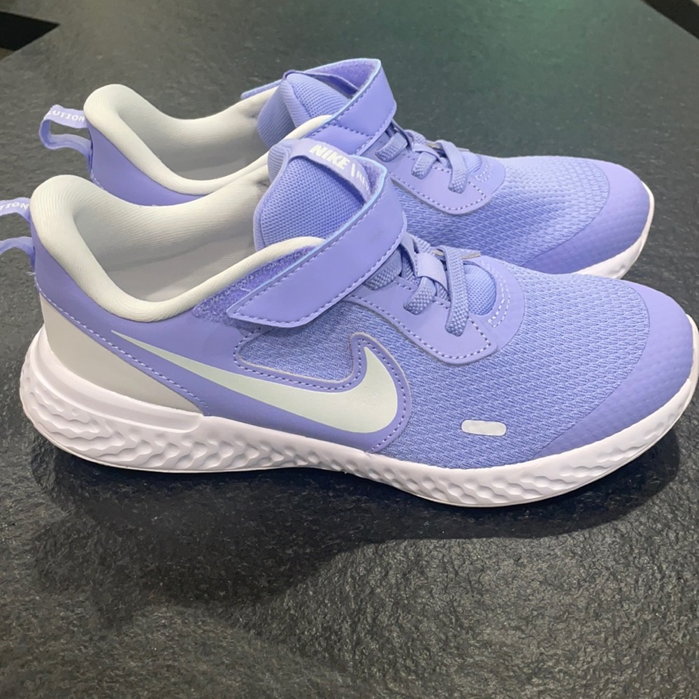 Girls Size 3 Nike Shoes